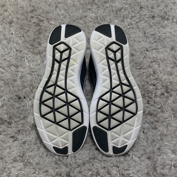 Nike ‘Flex Run’ Running Shoes - Picture 6 of 13